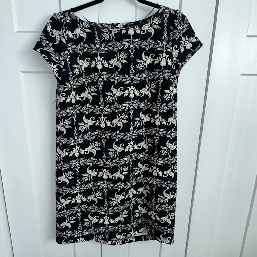 ZARA black and white short sleeve floral dress - Medium